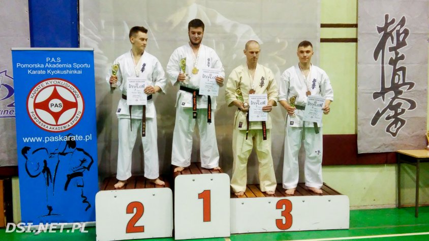 Karatecy z powiatu walczyli w Gdańsku. Medale: 6 złotych, 3 srebrne i 3 brązowe
