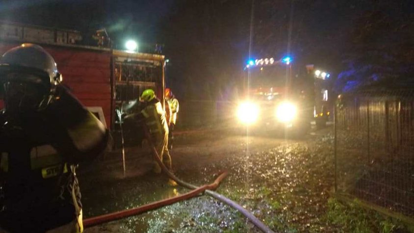 Strażacy w nocy wezwani do pożaru w Czaplinku. Nad ranem do pożaru w Niwce