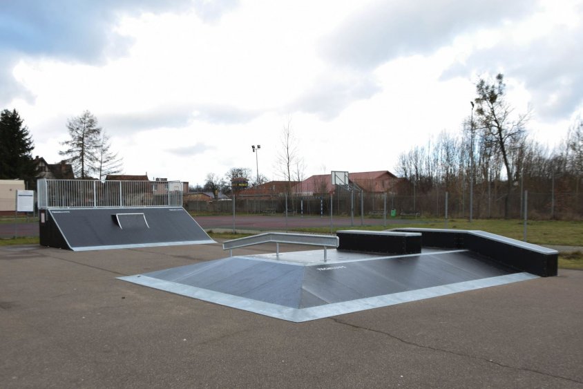 Nowy funbox, bank ramp i inne już gotowe w złocienieckim skateparku