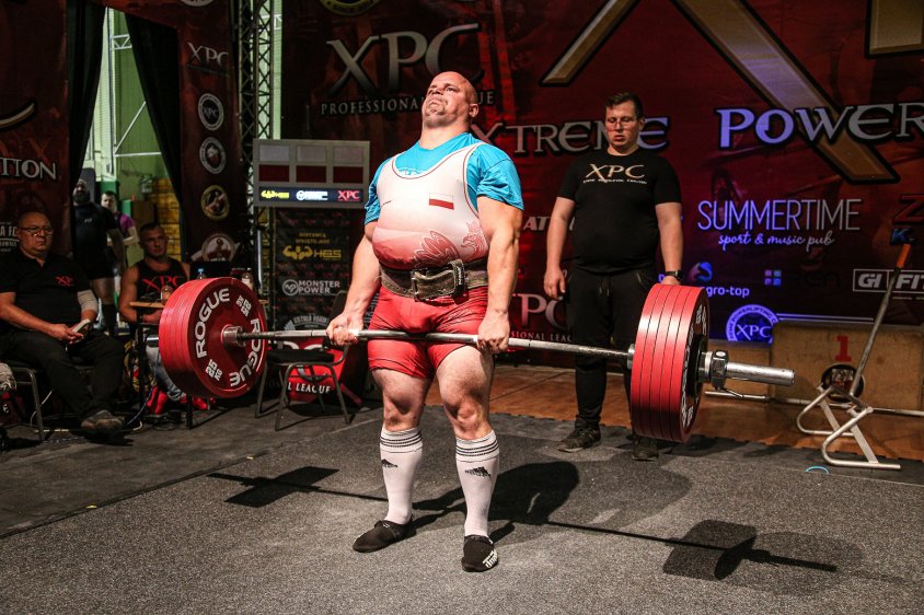 Wycisnął 165 kg. Karol nie dał szans rywalom w Pucharze Polski federacji XPC