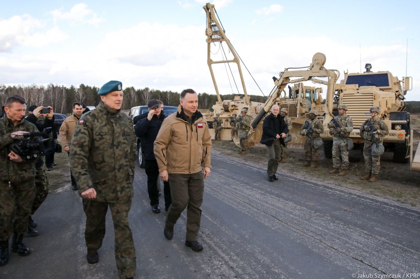 Prezydent Andrzej Duda na drawski poligonie. Nagranie wystąpienia do żołnierzy