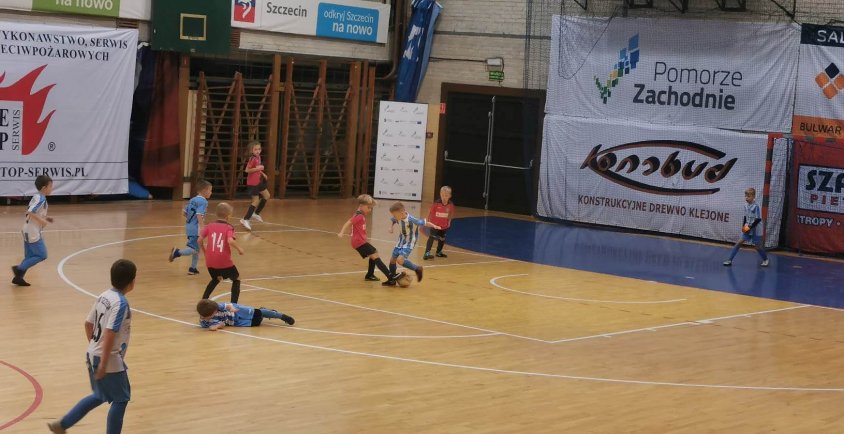 Futsal. Niepodległościowy turniej w Szczecinie. Zagrali młodzi piłkarze z Czaplinka