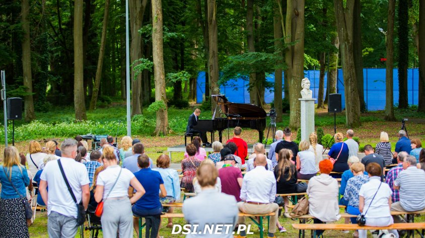 Muzyka Chopina znów rozbrzmiała w drawskim parku