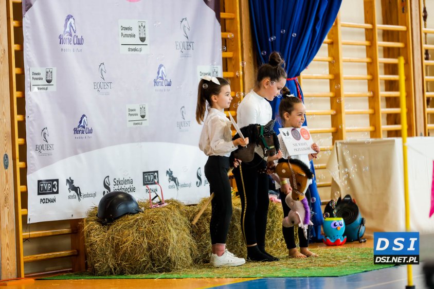 Ależ dzieci na koniach rozbrykały się w Drawsku. Zobaczcie zdjęcia z Hobby Horse CUP.
