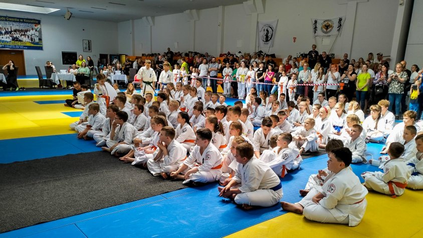 Liczna obsada i dobre wyniki złocienieckich karateków w Wojewódzkiej Olimpiadzie Młodzieży w Karate Kyokushin