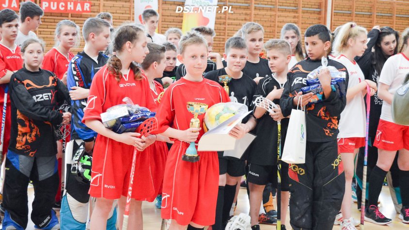 Uczniowie  Szkoły Podstawowej z Wierzchowa najlepsi w Ogólnopolskim Koedukacyjnym Turnieju Unihokeja w Dębnie
