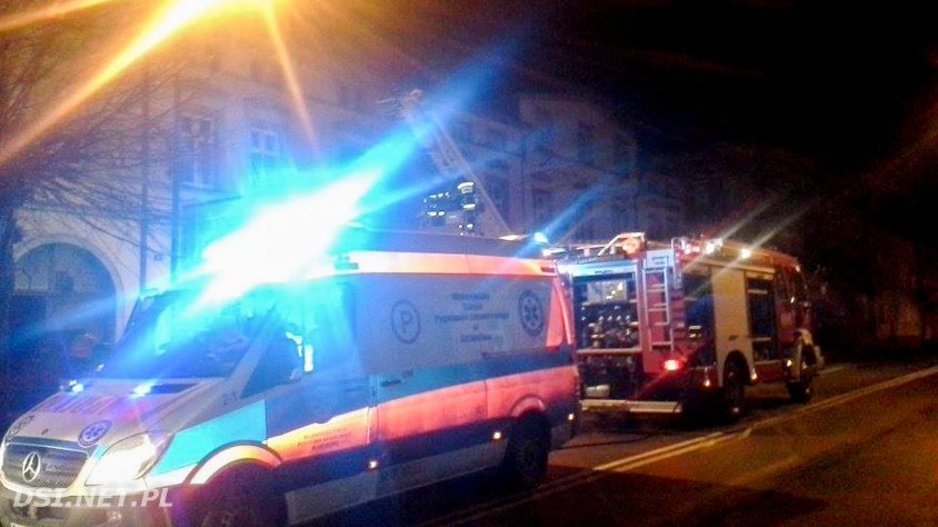 Pożar w Złocieńcu. Ratownicy uratowali kobietę i tygodniowe niemowlęcie