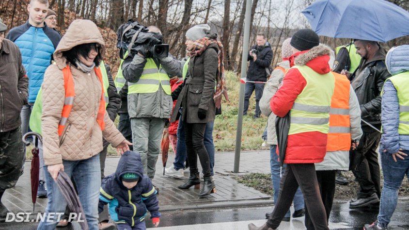 Przez godzinę mieszkańcy Rzęśnicy blokowali 20-tkę