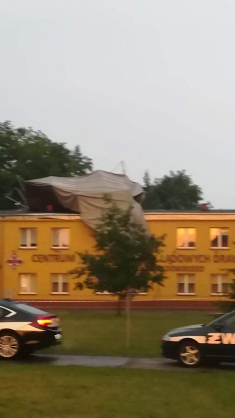 Oleszno - namiot centrum prasowego zmienił lokalizację._1