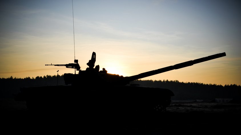 Dzienno – nocne strzelania ze 125 mm armaty czołgu PT-91