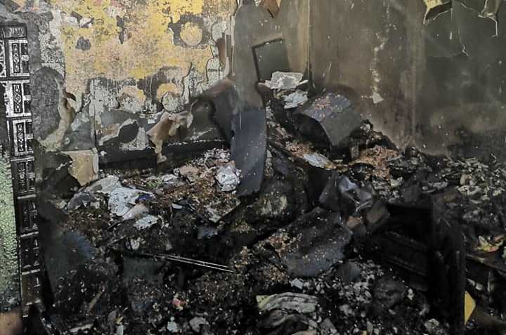 Na Drawskiej spaliło się mieszkanie. Strażacy walczyli o kolejne domy