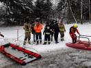 Strażacy ćwiczyli ewakuację z lodu