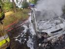 Tak wygląda pożar samochodu. Zdjęcia na drodze pomiędzy Pławnem a Cichorzeczem