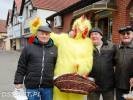 Wielkanocny kurczak i zając na ulicach Drawska i Złocieńca