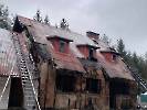 2024-01-15 Spłonął dom jednorodzinny i samochód. Do akcji skierowano jednostki z dwóch powiatów