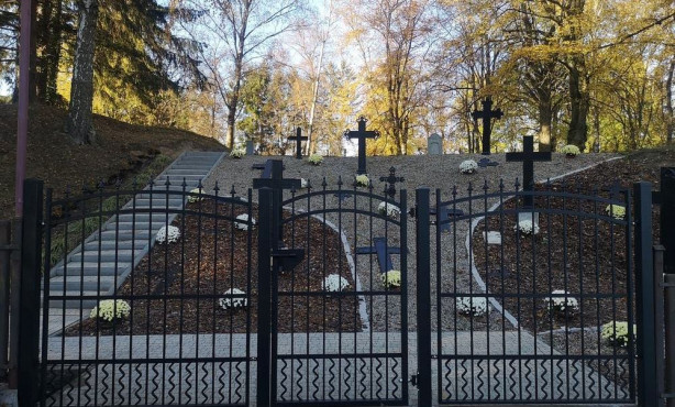 Lapidarium przy cmentarzu w Siemczynie
