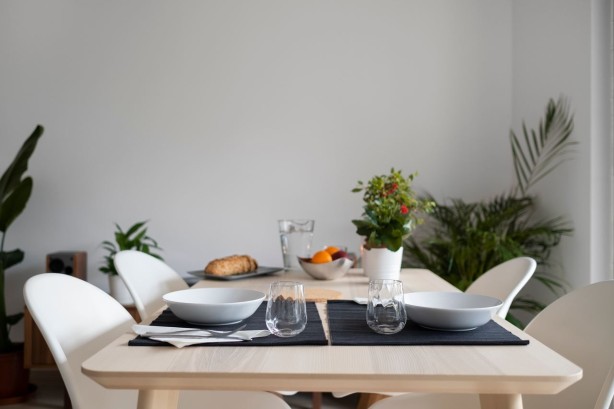 Stół do jadalni: Jak wybrać idealny dla Twojego domu?