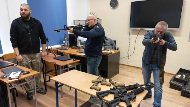 W Kaliszu Pomorskim będzie można szkolić się ze strzelania. Uruchomiono wirtualną strzelnicę - zdjęcia