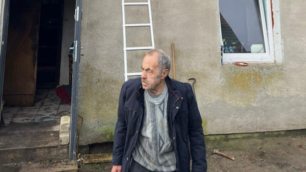 73-letni mieszkaniec Drawska został bez domu, który mu spłonął. Trzeba mu pomóc