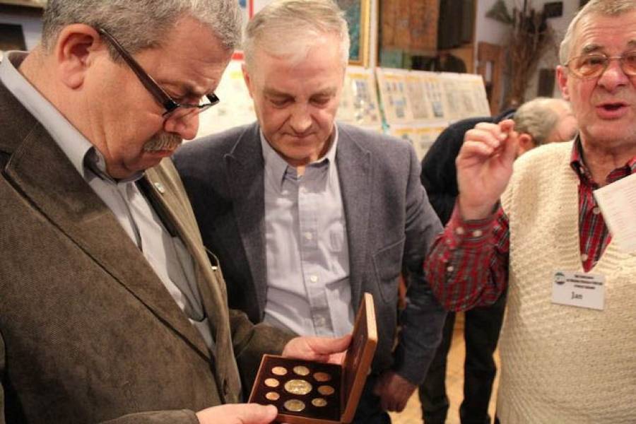 Otwarcie wystawy numizmatycznej i filateistycznej w Czaplinku