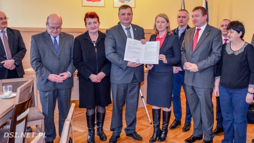 Starostwo zmienia umowy ze Szpitalami Polskimi SA. Jest wsparcie dla szpitala na 1,3 mln zł