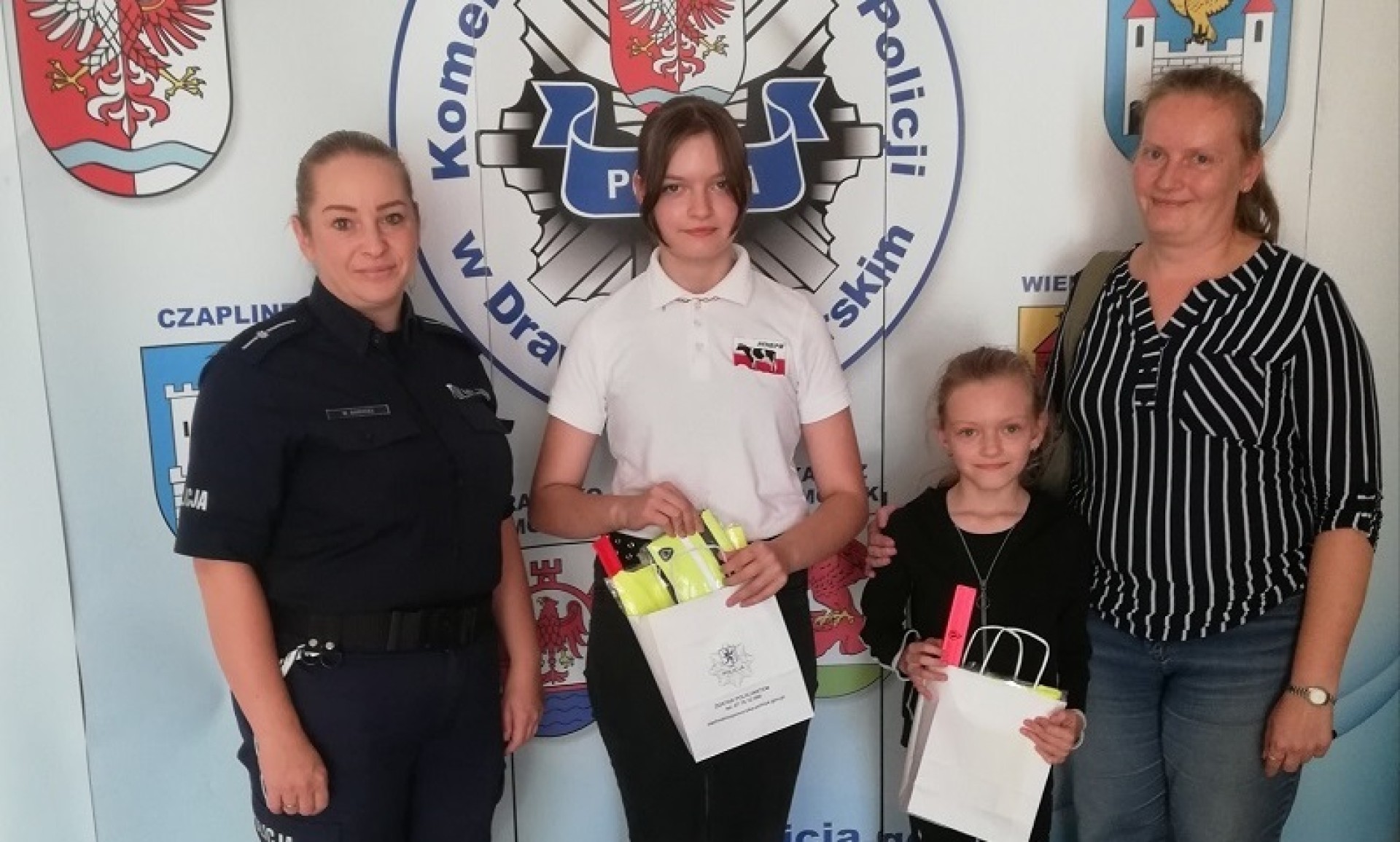 Te dwie dziewczynki za to co zrobiły otrzymały podziękowania od policjantów z Drawska Pomorskiego.