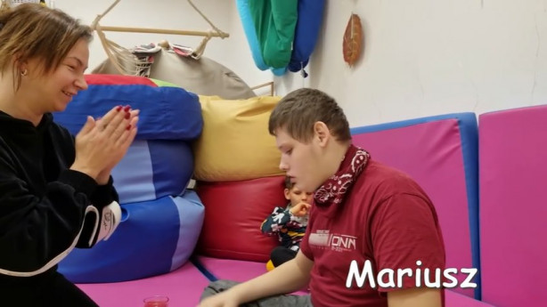 Film: Metoda, która pomaga terapeutom nawiązać komunikację z niepełnosprawnym - to AAC