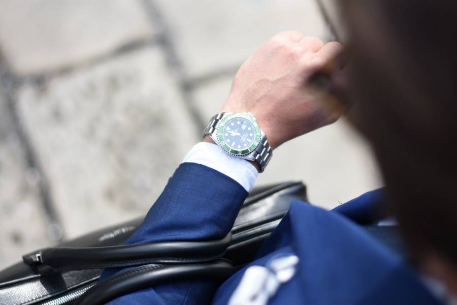 Elegancki i praktyczny zegarek - na co warto zwrócić uwagę?
