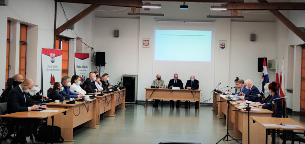 Drawsko Pomorskie: Radni przyjęli projekt budżetu na 2022 zaproponowany przez burmistzra